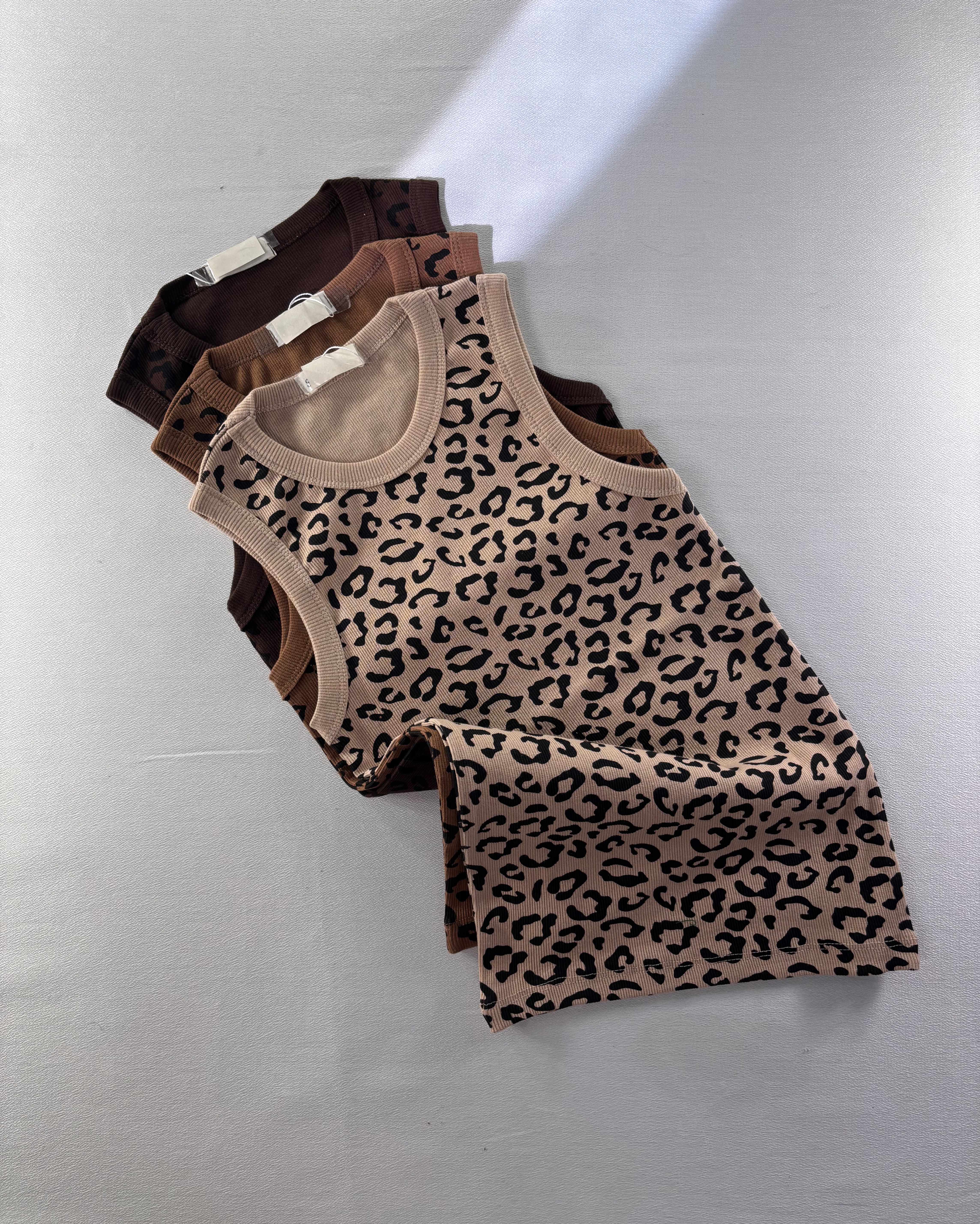 تاپ یقه گرد پلنگی